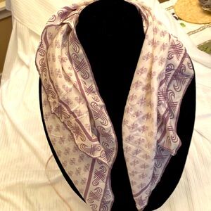 Silk vintage neck square.